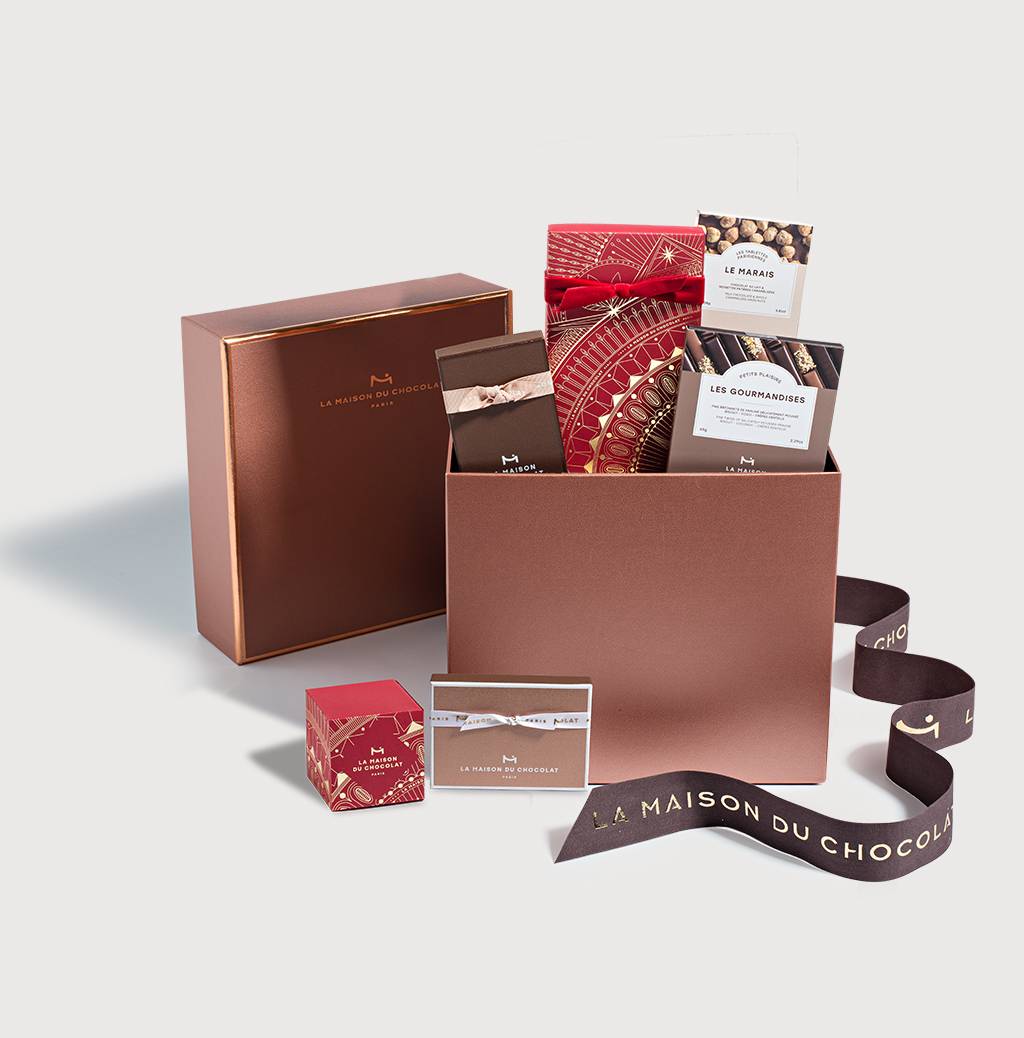 Boite Cadeau Noël Triomphe sur un fond blanc Hover